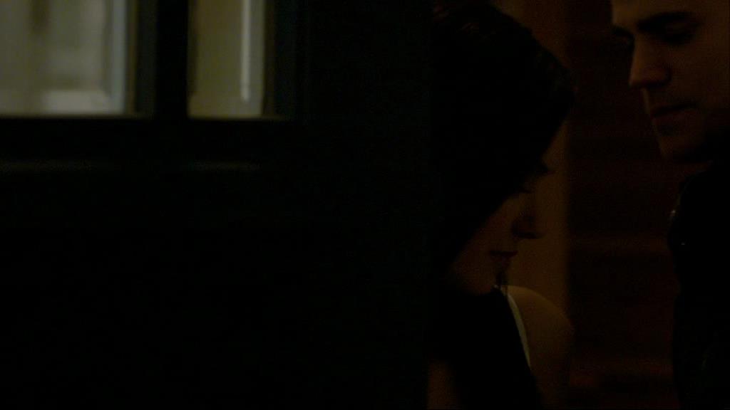 VampireDiariesWorld-dot-org_1x01Pilot_Captures02537.jpg VampireDiariesWorld-dot-org_1x01Pilot_Captures02537.jpg