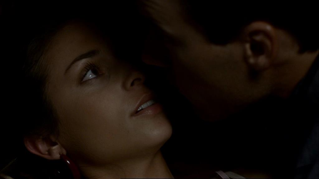 VampireDiariesWorld_dot_org-1x02TheNightOfTheComet00010.jpg