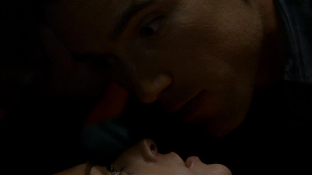 VampireDiariesWorld_dot_org-1x02TheNightOfTheComet00011.jpg