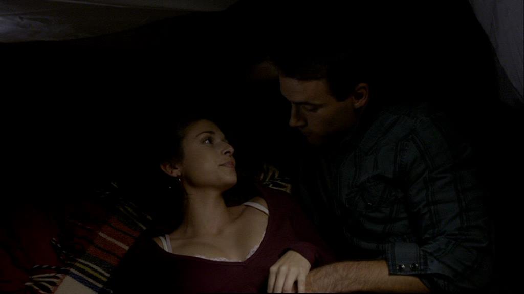 VampireDiariesWorld_dot_org-1x02TheNightOfTheComet00023.jpg VampireDiariesWorld_dot_org-1x02TheNightOfTheComet00023.jpg