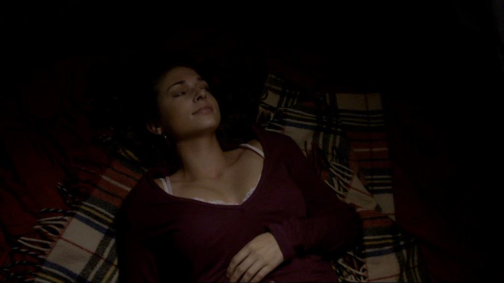 VampireDiariesWorld_dot_org-1x02TheNightOfTheComet00034.jpg VampireDiariesWorld_dot_org-1x02TheNightOfTheComet00034.jpg