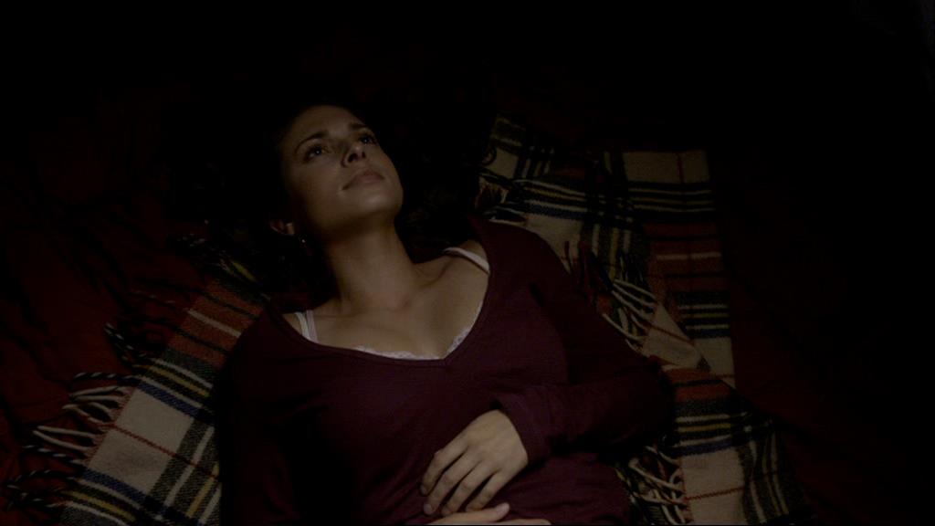 VampireDiariesWorld_dot_org-1x02TheNightOfTheComet00036.jpg VampireDiariesWorld_dot_org-1x02TheNightOfTheComet00036.jpg