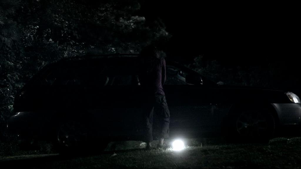 VampireDiariesWorld_dot_org-1x02TheNightOfTheComet00079.jpg VampireDiariesWorld_dot_org-1x02TheNightOfTheComet00079.jpg