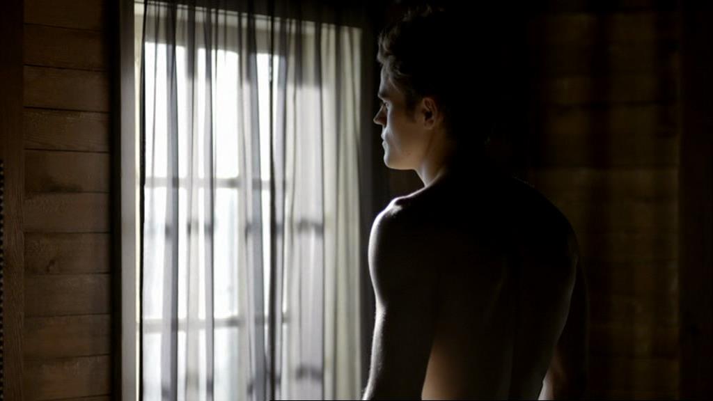 VampireDiariesWorld_dot_org-1x02TheNightOfTheComet00118.jpg VampireDiariesWorld_dot_org-1x02TheNightOfTheComet00118.jpg