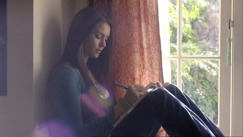 VampireDiariesWorld_dot_org-1x02TheNightOfTheComet00121.jpg VampireDiariesWorld_dot_org-1x02TheNightOfTheComet00121.jpg