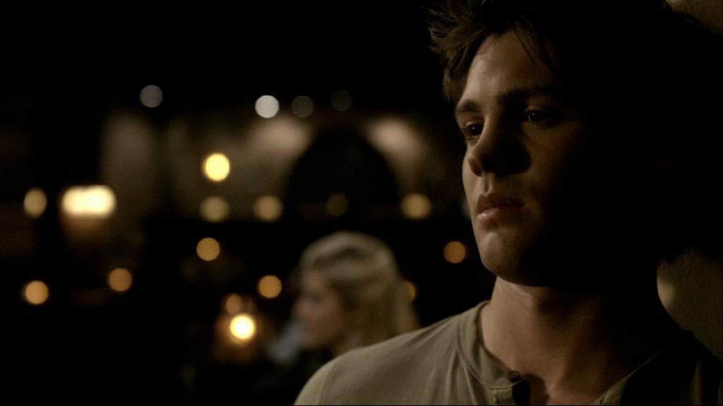 VampireDiariesWorld_dot_org-1x02TheNightOfTheComet01641.jpg VampireDiariesWorld_dot_org-1x02TheNightOfTheComet01641.jpg