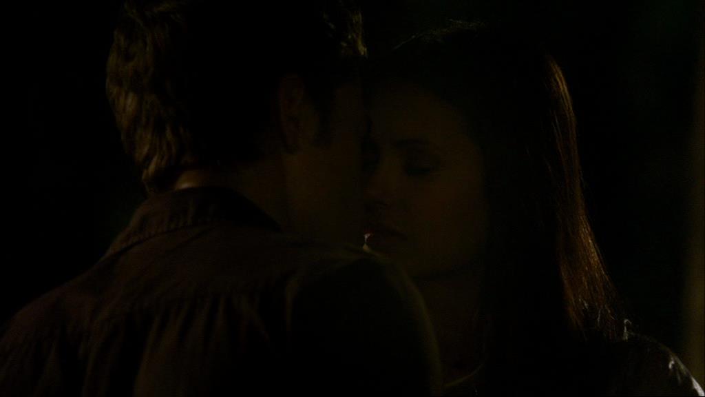 VampireDiariesWorld_dot_org-1x02TheNightOfTheComet02344.jpg VampireDiariesWorld_dot_org-1x02TheNightOfTheComet02344.jpg