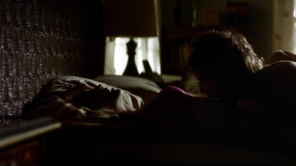 VampireDiariesWorld_dot_org-1x02TheNightOfTheComet02360.jpg VampireDiariesWorld_dot_org-1x02TheNightOfTheComet02360.jpg