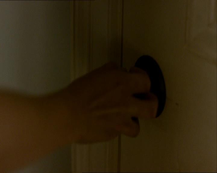 VampireDiariesWorld_dot_org-1x03FridayNightBites0080.jpg
