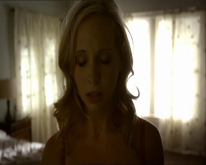 VampireDiariesWorld_dot_org-1x03FridayNightBites0081.jpg