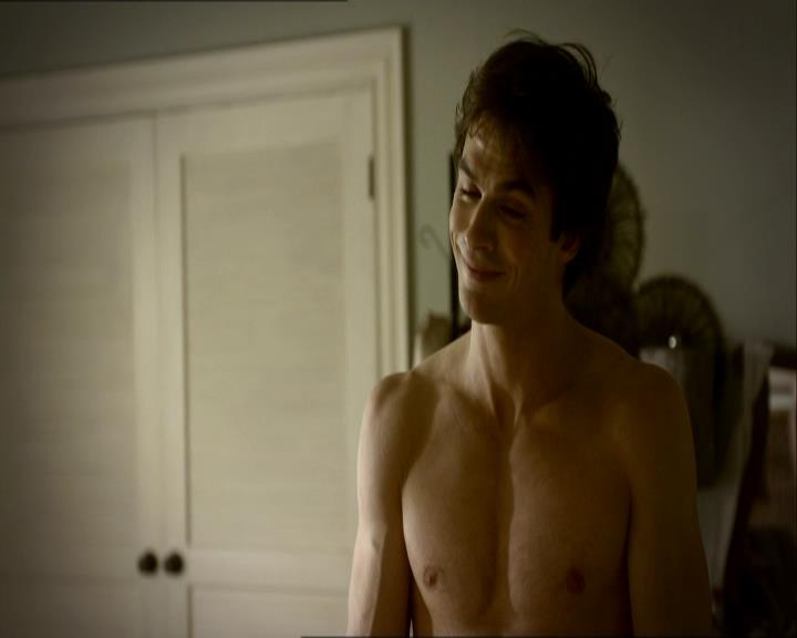 VampireDiariesWorld_dot_org-1x03FridayNightBites0105.jpg