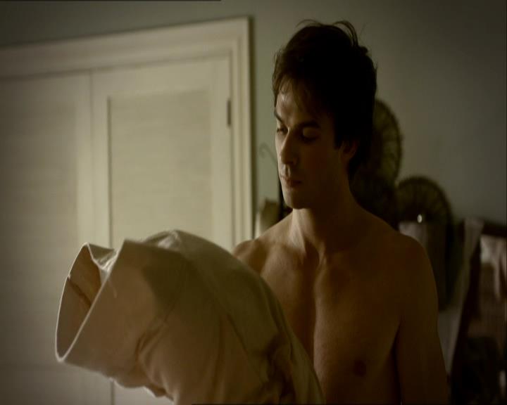 VampireDiariesWorld_dot_org-1x03FridayNightBites0107.jpg