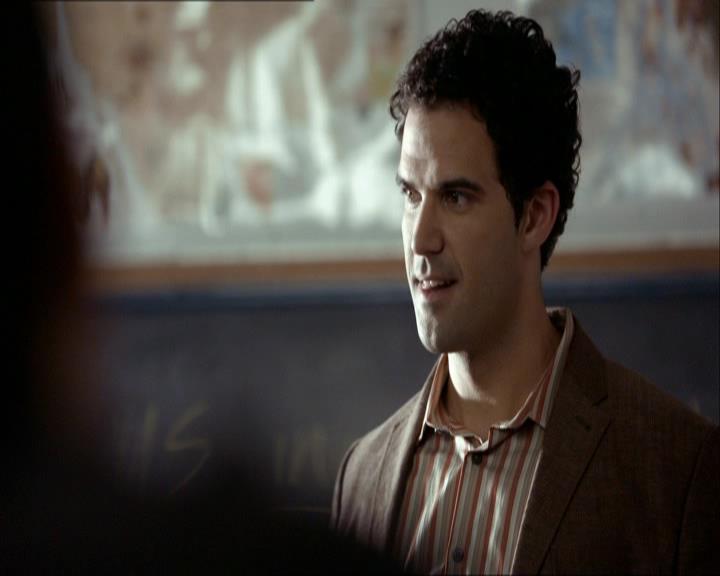 VampireDiariesWorld_dot_org-1x03FridayNightBites0375.jpg