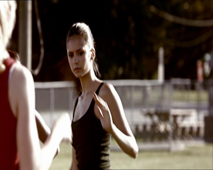 VampireDiariesWorld_dot_org-1x03FridayNightBites0590.jpg