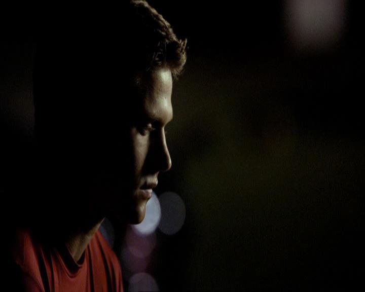 VampireDiariesWorld_dot_org-1x03FridayNightBites2144.jpg