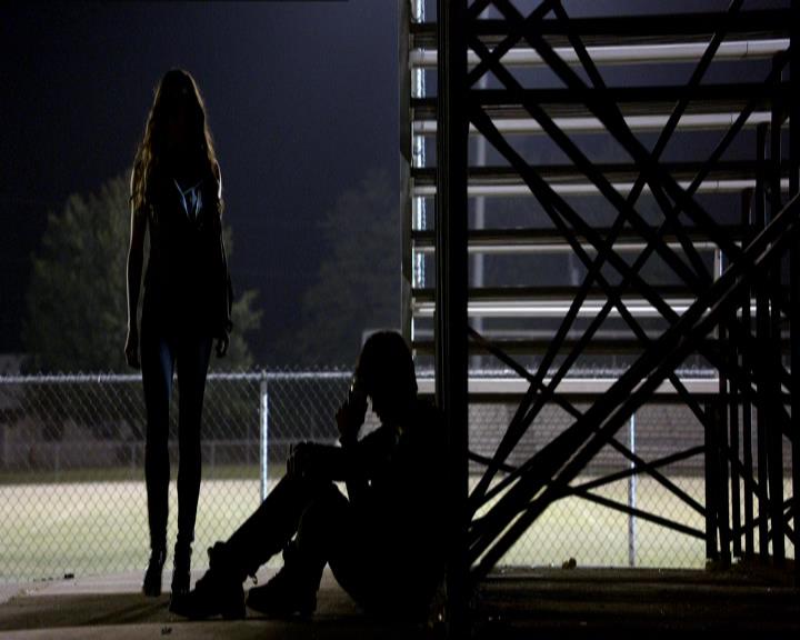 VampireDiariesWorld_dot_org-1x03FridayNightBites2149.jpg
