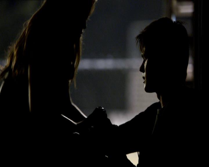 VampireDiariesWorld_dot_org-1x03FridayNightBites2164.jpg