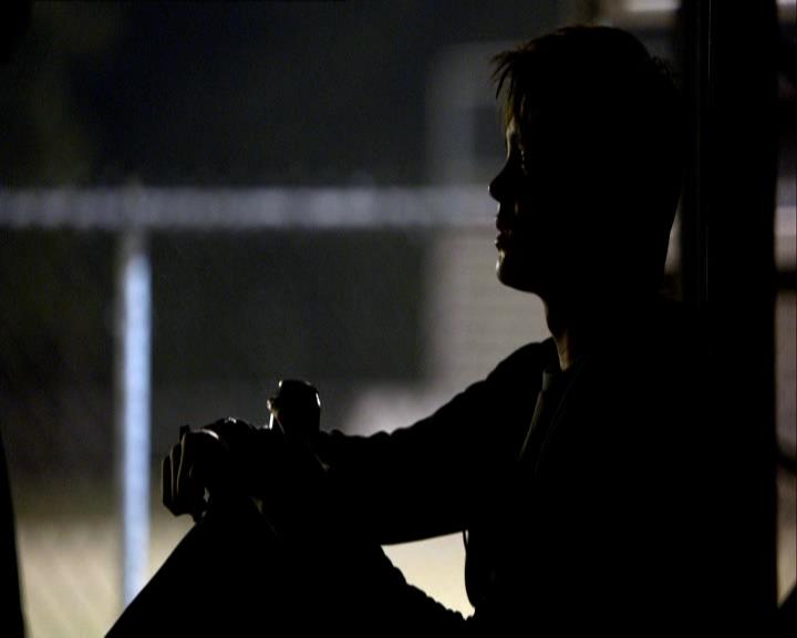 VampireDiariesWorld_dot_org-1x03FridayNightBites2166.jpg