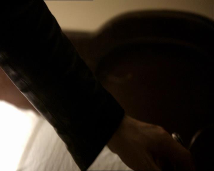 VampireDiariesWorld_dot_org-1x03FridayNightBites2238.jpg
