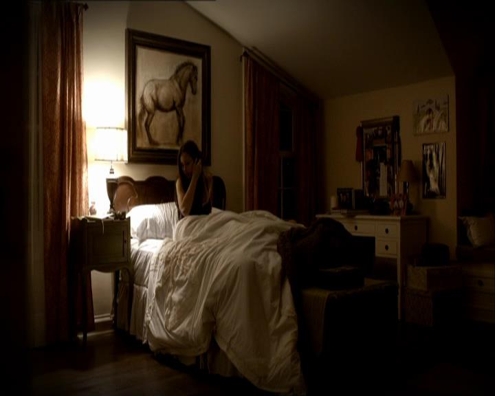 VampireDiariesWorld_dot_org-1x03FridayNightBites2266.jpg