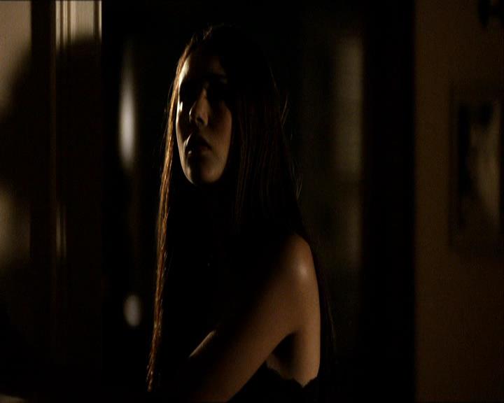 VampireDiariesWorld_dot_org-104FamilyTies0031.jpg