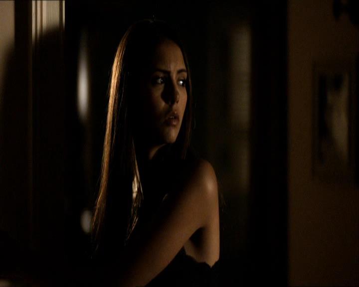VampireDiariesWorld_dot_org-104FamilyTies0033.jpg
