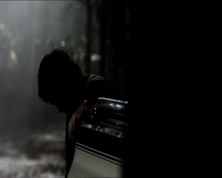 VampireDiariesWorld_dot_org-105YoureUndeadToMe2210.jpg