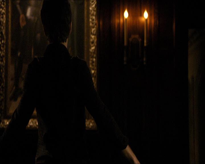 VampireDiariesWorld_dot_org-108-162Candles0017.jpg