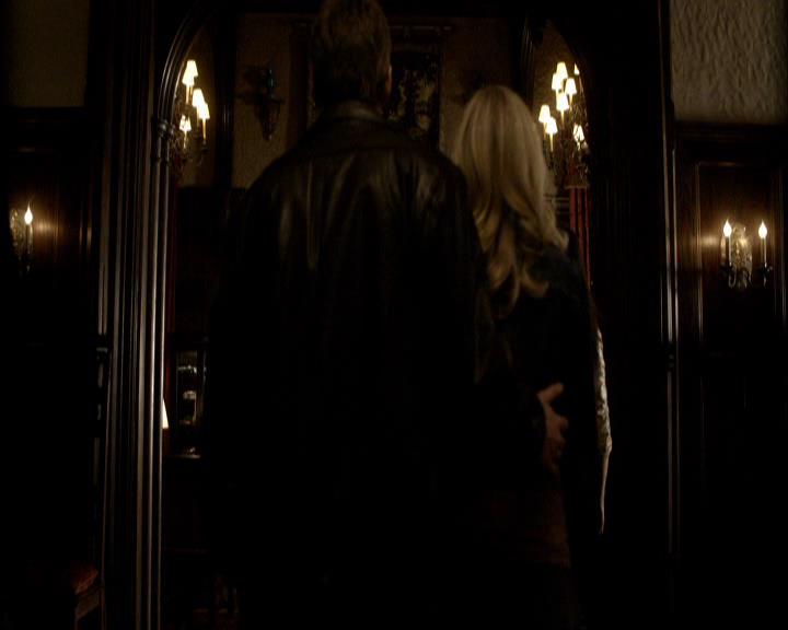 VampireDiariesWorld_dot_org-116ThereGoesTheNeighbourhood1193.jpg VampireDiariesWorld_dot_org-116ThereGoesTheNeighbourhood1193.jpg