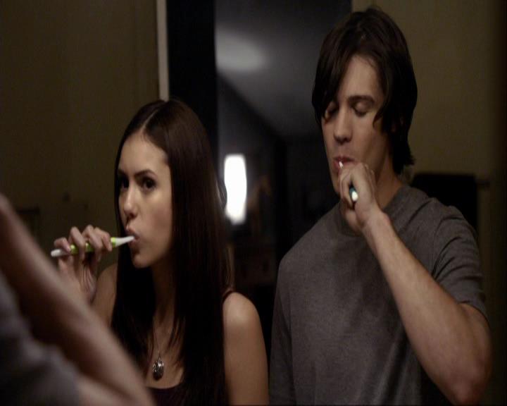 VampireDiariesWorld_dot_org-116ThereGoesTheNeighbourhood2035.jpg VampireDiariesWorld_dot_org-116ThereGoesTheNeighbourhood2035.jpg