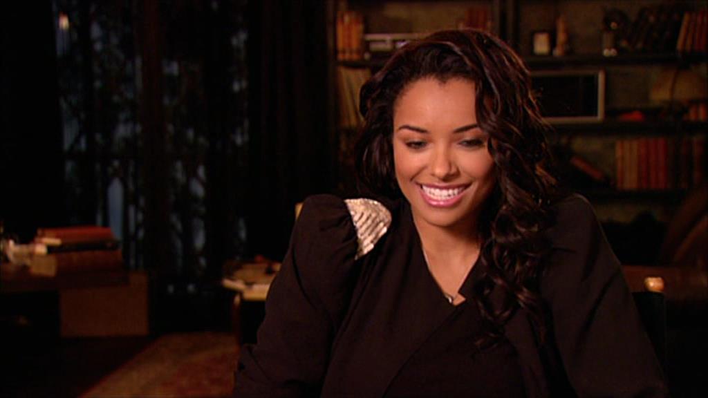 VampireDiariesWorld-dot-org_TVD-S1-SpecialFeatures_ANewBreedOfVampires_Captures00846.jpg