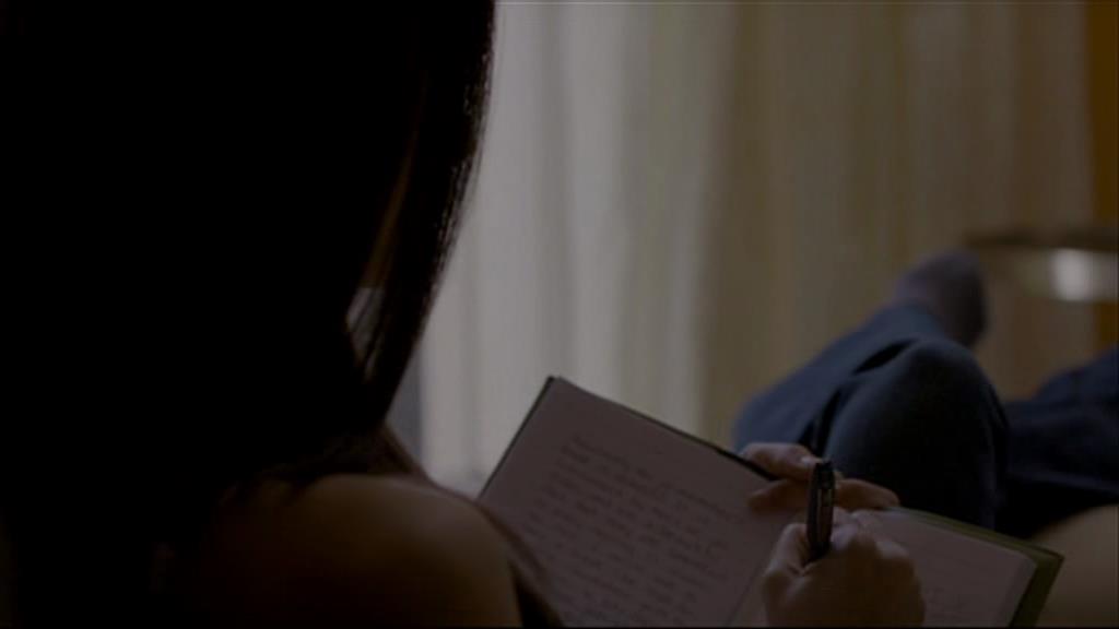 VampireDiariesWorld-dot-org_TVD-S1-SpecialFeatures_IntoMysticFalls_Captures00001.jpg
