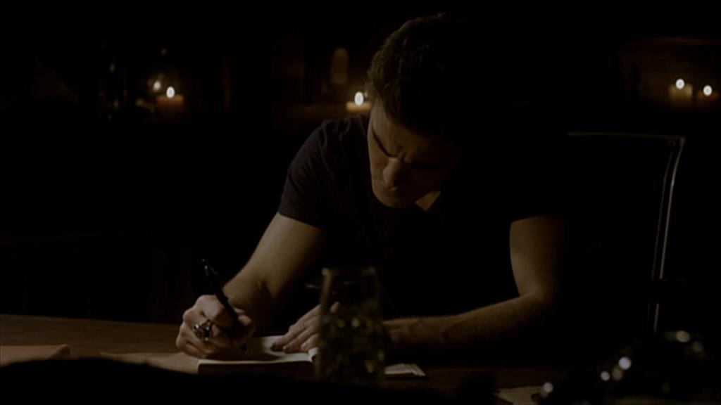 VampireDiariesWorld-dot-org_TVD-S1-SpecialFeatures_IntoMysticFalls_Captures00006.jpg