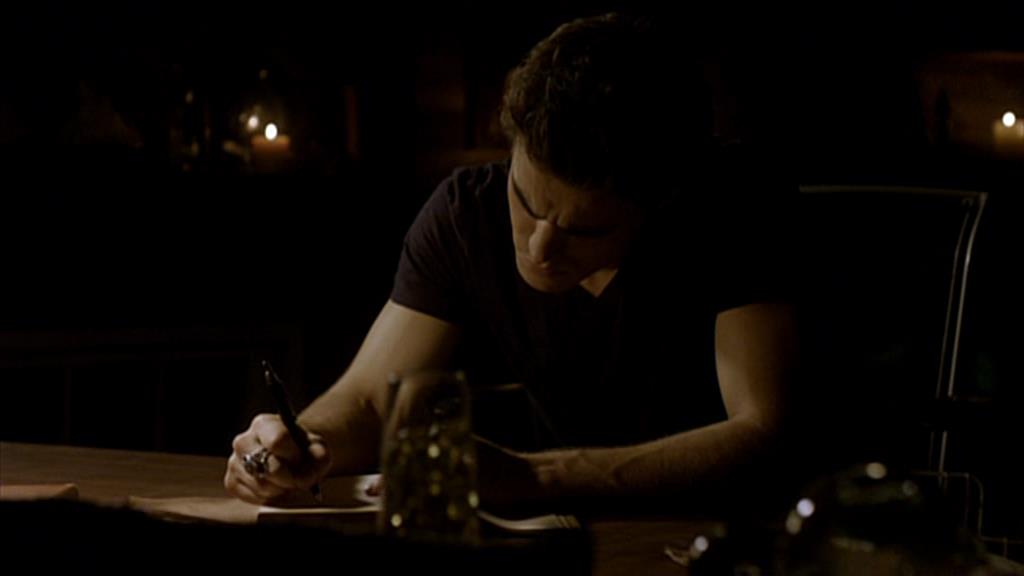 VampireDiariesWorld-dot-org_TVD-S1-SpecialFeatures_IntoMysticFalls_Captures00007.jpg