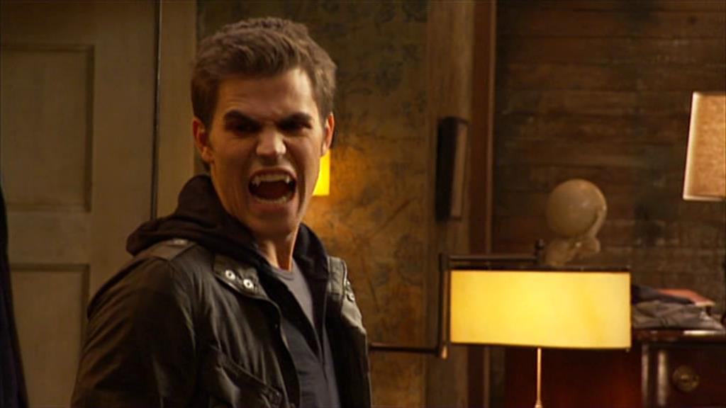 VampireDiariesWorld-dot-org_TVD-S1-SpecialFeatures_IntoMysticFalls_Captures00133.jpg