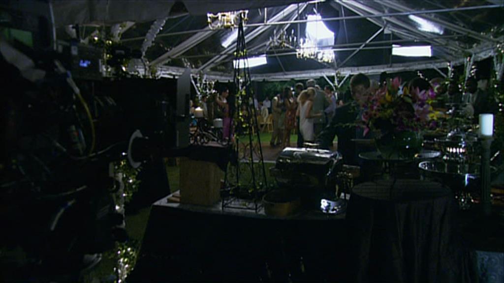VampireDiariesWorld-dot-org_TVD-S1-SpecialFeatures_IntoMysticFalls_Captures00145.jpg