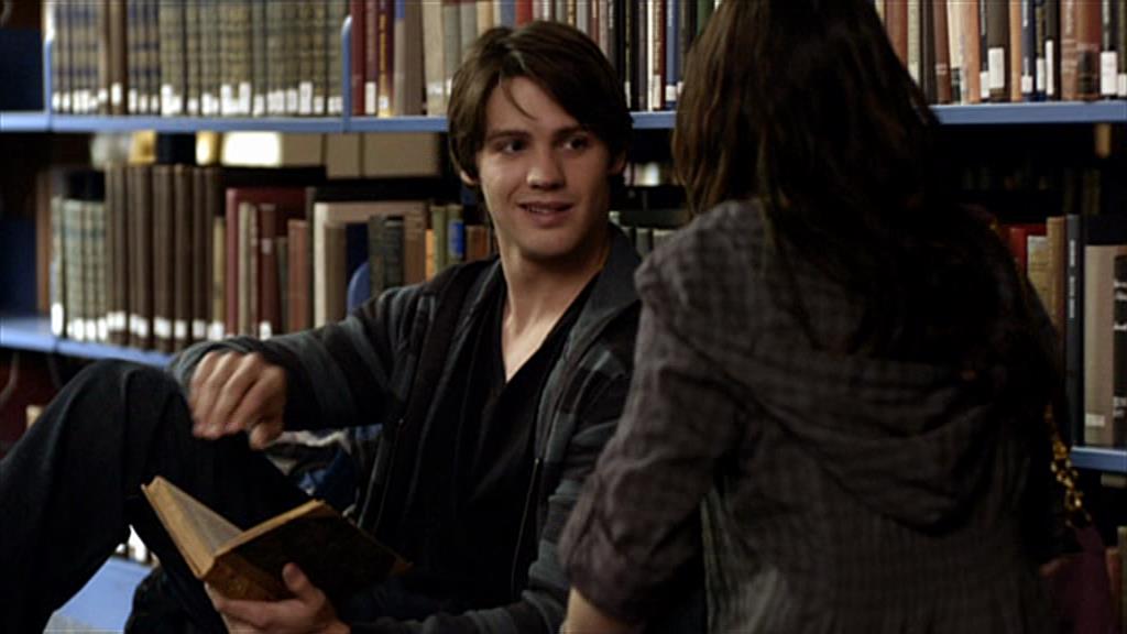 VampireDiariesWorld-dot-org_TVD-S1-SpecialFeatures_IntoMysticFalls_Captures00259.jpg
