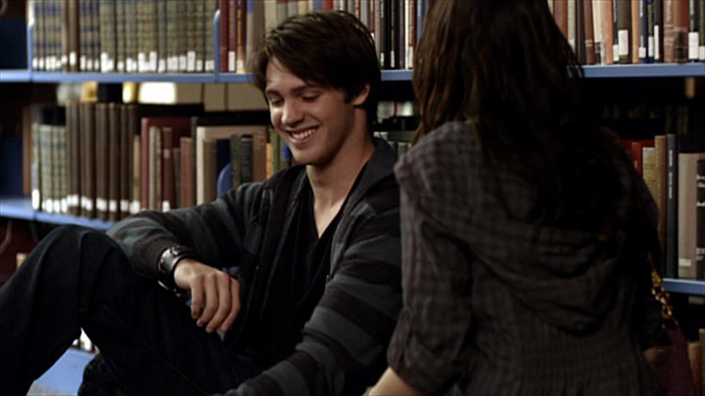 VampireDiariesWorld-dot-org_TVD-S1-SpecialFeatures_IntoMysticFalls_Captures00261.jpg