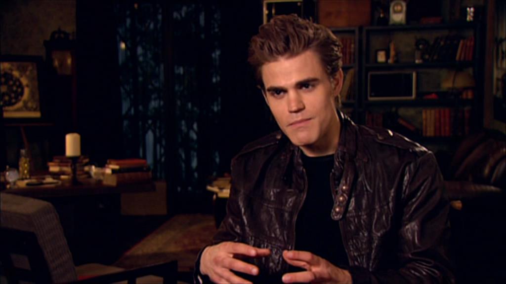 VampireDiariesWorld-dot-org_TVD-S1-SpecialFeatures_IntoMysticFalls_Captures00288.jpg