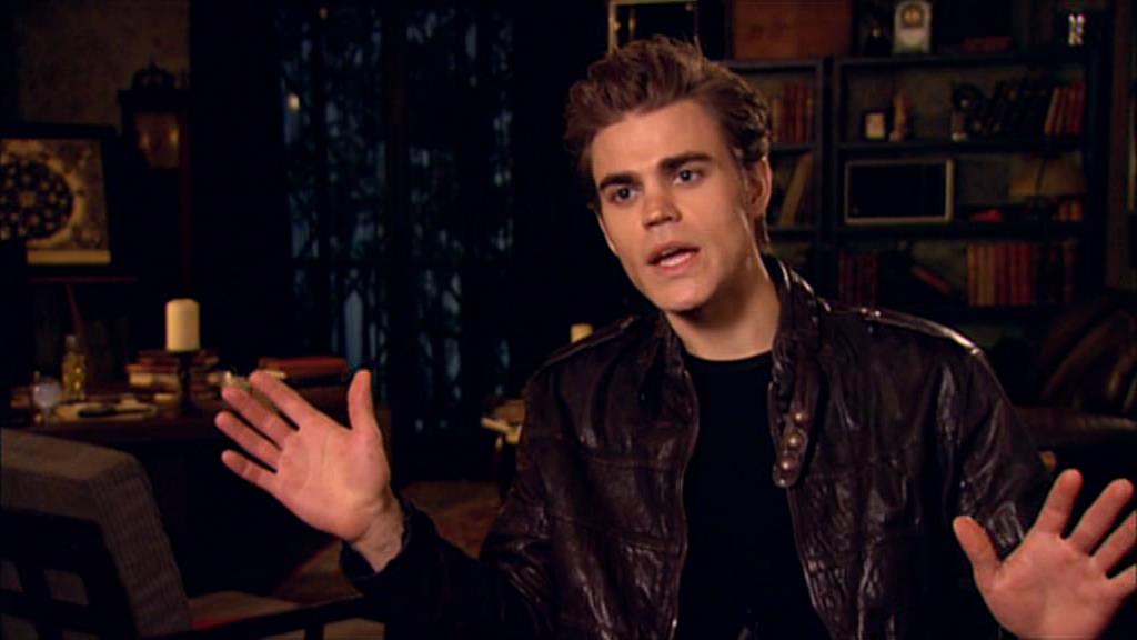 VampireDiariesWorld-dot-org_TVD-S1-SpecialFeatures_IntoMysticFalls_Captures01484.jpg