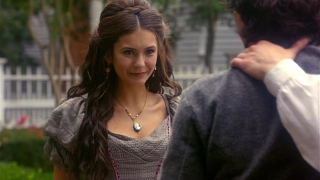 VampireDiariesWorld-dot-org_TVD-S1-SpecialFeatures_IntoMysticFalls_Captures01490.jpg