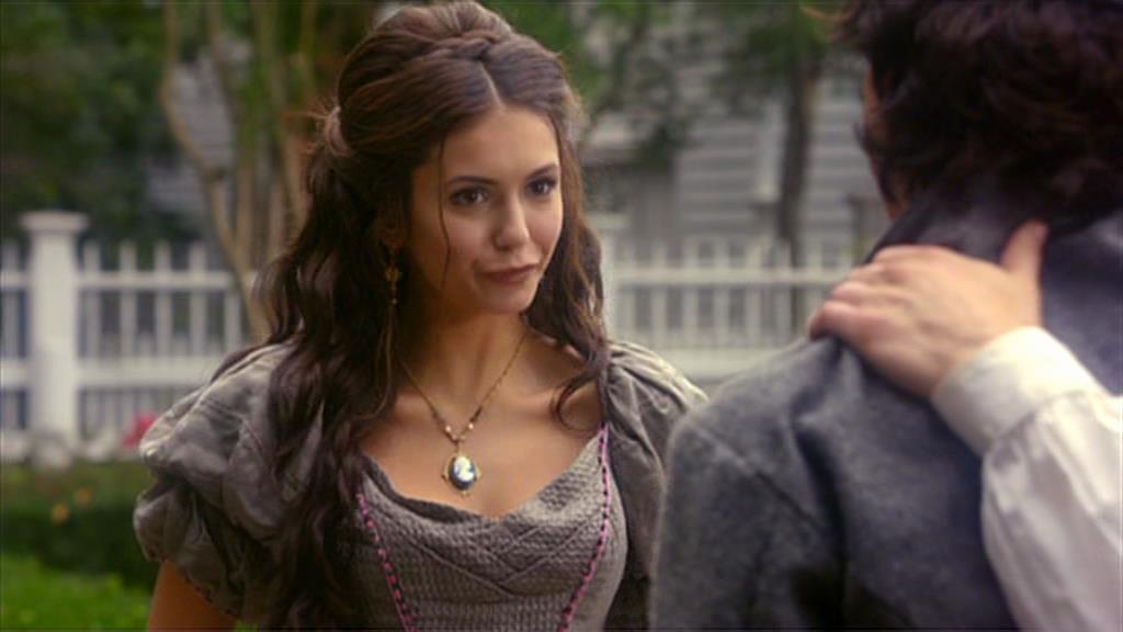 VampireDiariesWorld-dot-org_TVD-S1-SpecialFeatures_IntoMysticFalls_Captures01493.jpg