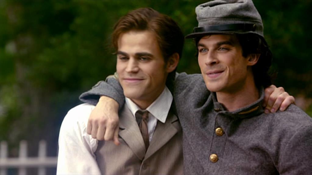 VampireDiariesWorld-dot-org_TVD-S1-SpecialFeatures_IntoMysticFalls_Captures01496.jpg
