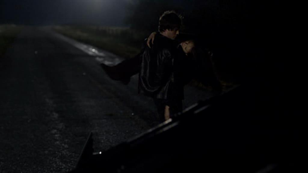 VampireDiariesWorld-dot-org_TVD-S1-SpecialFeatures_IntoMysticFalls_Captures01572.jpg