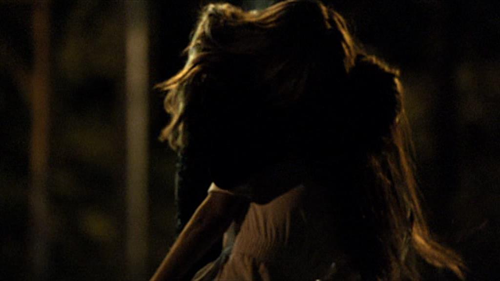 VampireDiariesWorld-dot-org_TVD-S1-SpecialFeatures_IntoMysticFalls_Captures01574.jpg