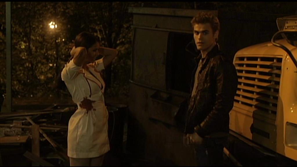 VampireDiariesWorld-dot-org_TVD-S1-SpecialFeatures_SecondBite_Captures00308.jpg VampireDiariesWorld-dot-org_TVD-S1-SpecialFeatures_SecondBite_Captures00308.jpg