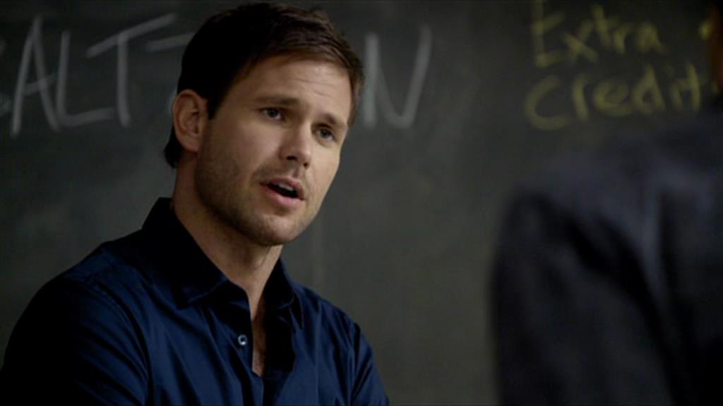 VampireDiariesWorld-dot-org_TVD-S1-SpecialFeatures_Vampires101_Captures00363.jpg