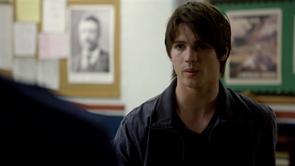 VampireDiariesWorld-dot-org_TVD-S1-SpecialFeatures_Vampires101_Captures00365.jpg