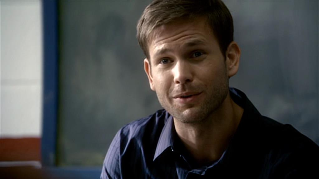 VampireDiariesWorld-dot-org_TVD-S1-SpecialFeatures_Vampires101_Captures00428.jpg
