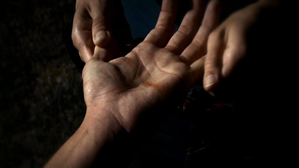 VampireDiariesWorld-dot-org_TVD-S1-SpecialFeatures_WhenVampireDontSuck_Captures00015.jpg
